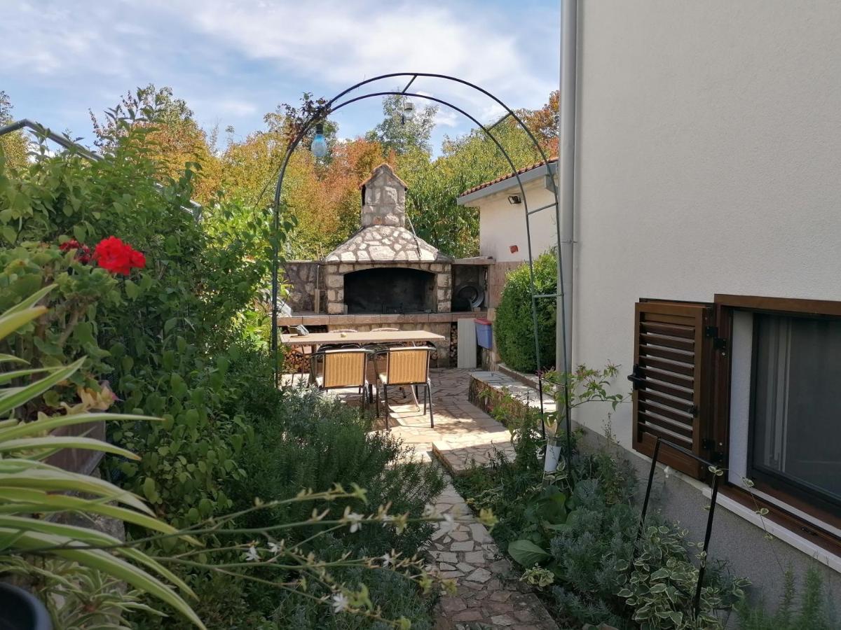 Apartments With A Parking Space Njivice, Krk - 5320 Екстериор снимка