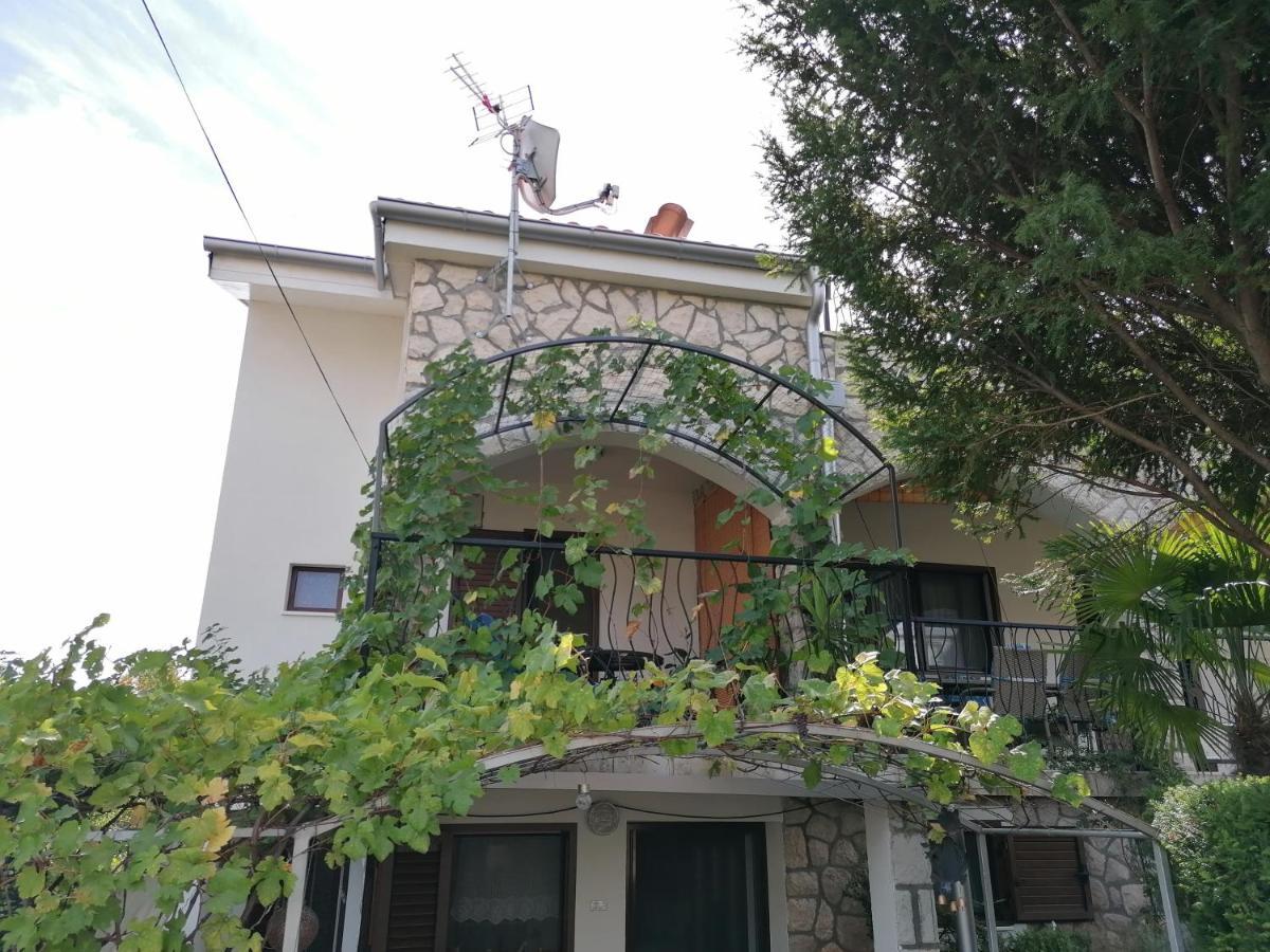 Apartments With A Parking Space Njivice, Krk - 5320 Екстериор снимка