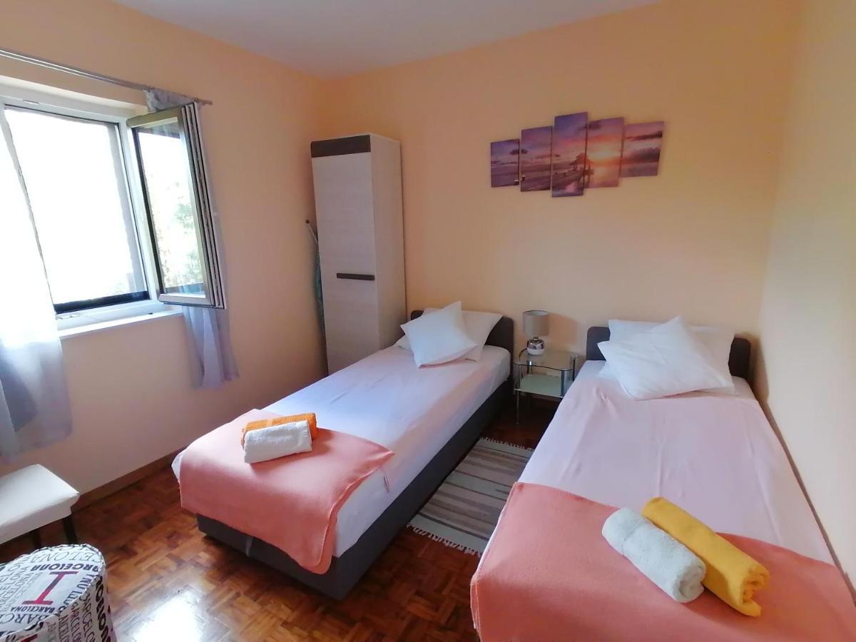 Apartments With A Parking Space Njivice, Krk - 5320 Екстериор снимка