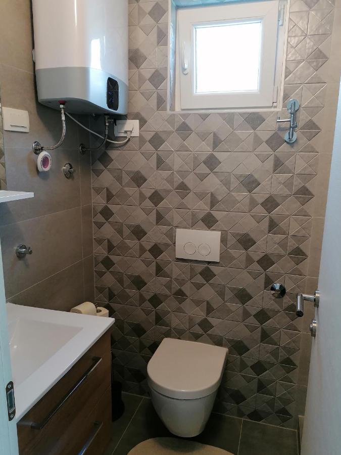Apartments With A Parking Space Njivice, Krk - 5320 Екстериор снимка