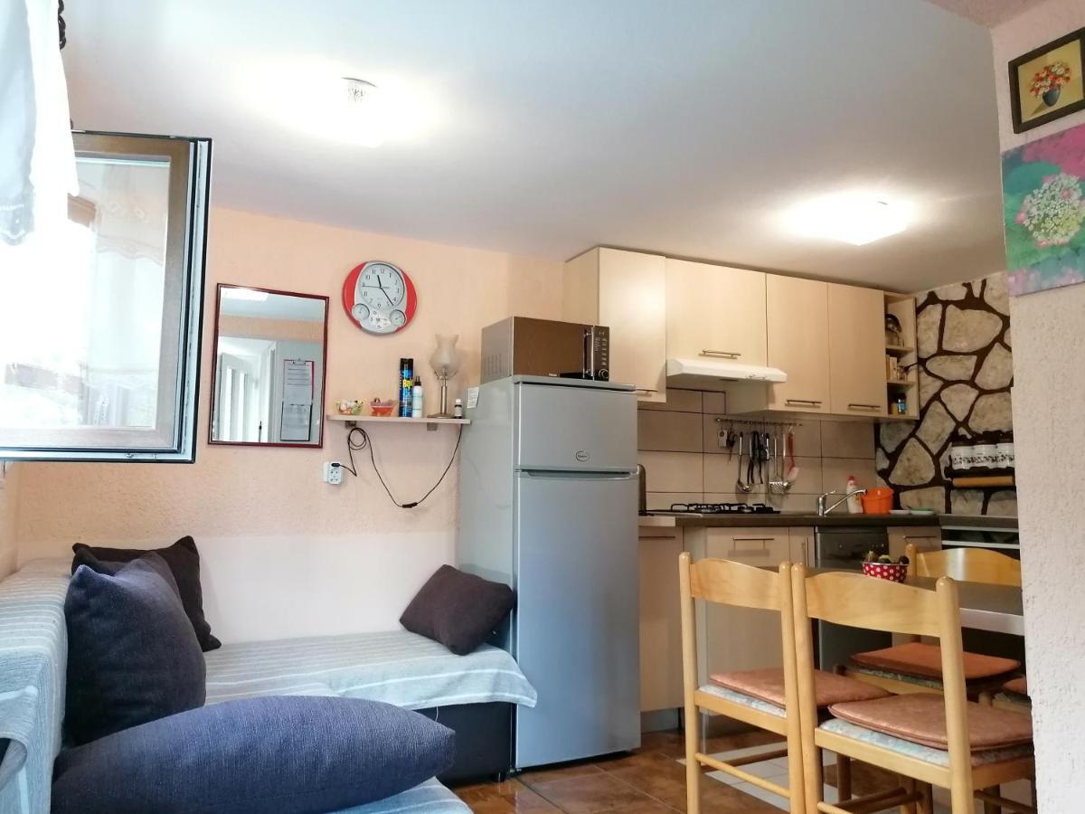 Apartments With A Parking Space Njivice, Krk - 5320 Екстериор снимка